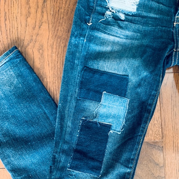 American Eagle Ripped Jeans - Skinny Size 2 - Picture 3 of 8